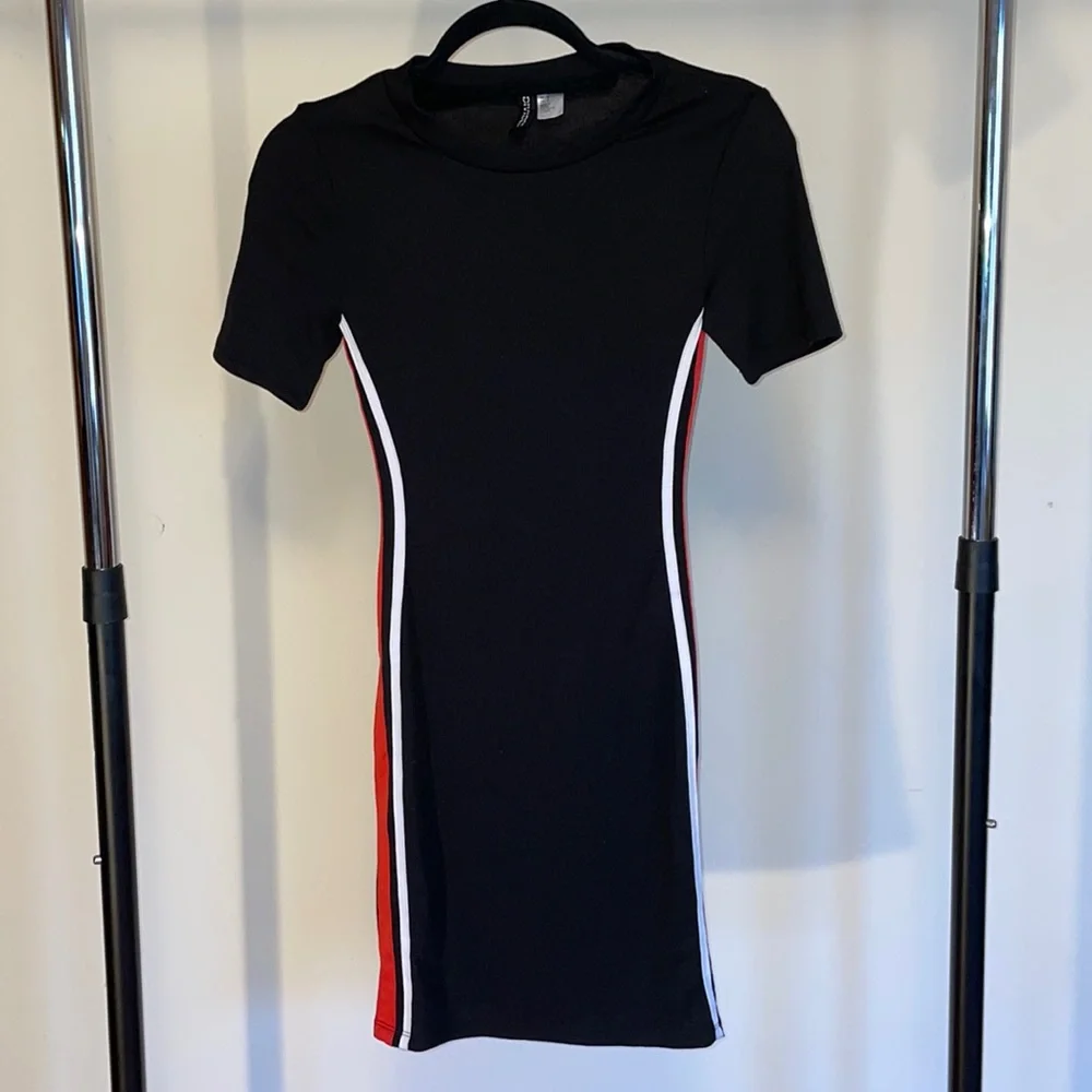 Sporty Ribbed Striped Bodycon Dress - Picture 2 of 7